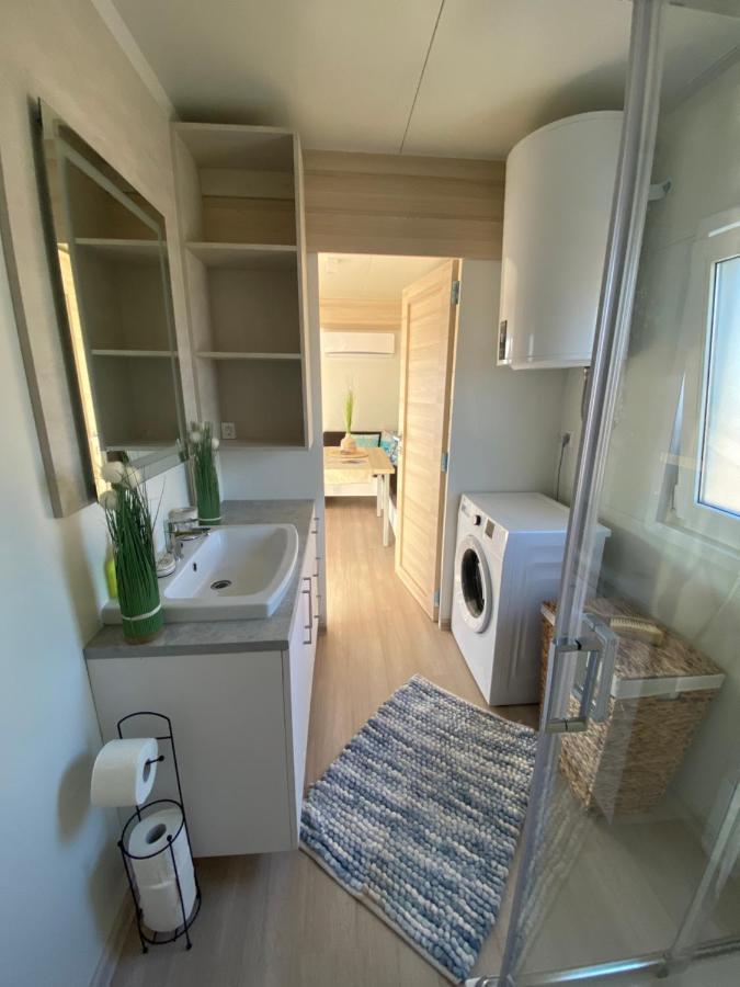 Amore Del Mare, Seaside Family Pace, Free Parking And Wifi In Camp Dalmatino Drage Exterior photo