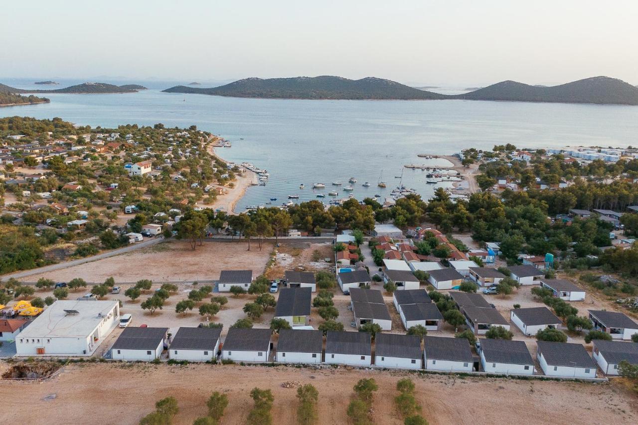 Amore Del Mare, Seaside Family Pace, Free Parking And Wifi In Camp Dalmatino Drage Exterior photo